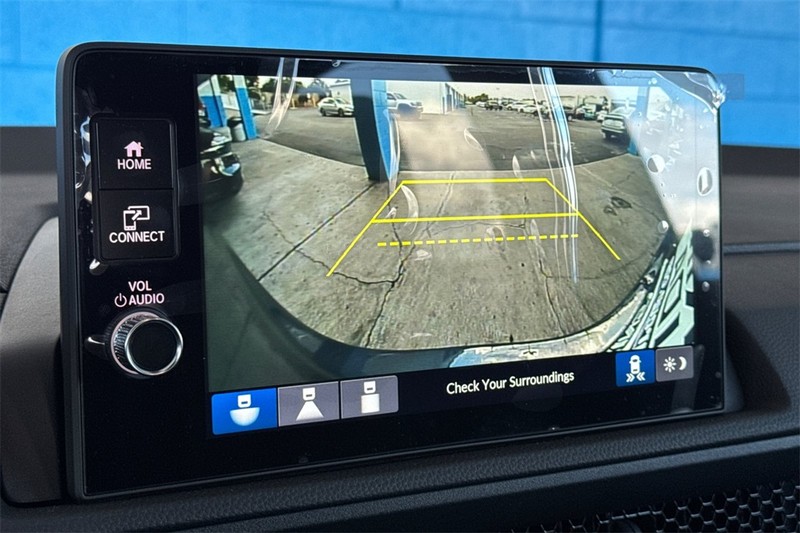 Honda CR-V Hybrid Vehicle Full-screen Gallery Image 15