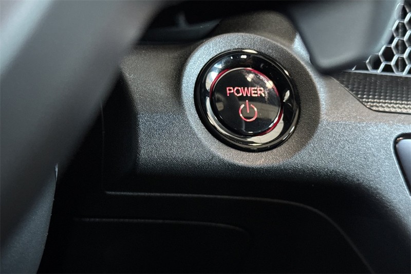 Honda CR-V Hybrid Vehicle Full-screen Gallery Image 18