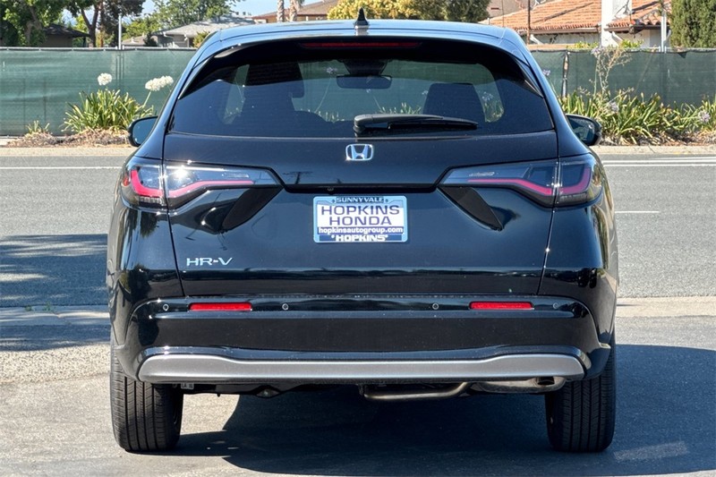 Honda HR-V Vehicle Full-screen Gallery Image 05