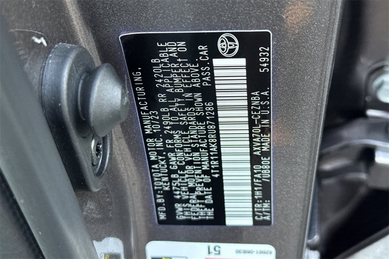 Toyota Camry Vehicle Full-screen Gallery Image 26