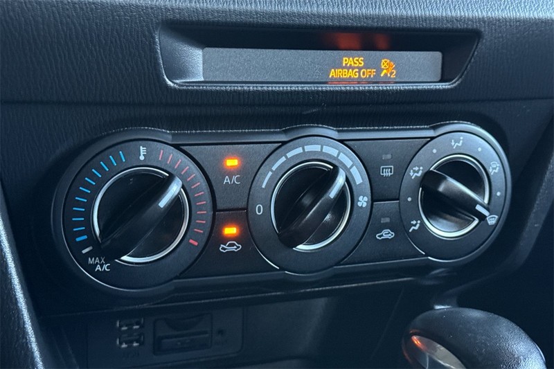 Mazda Mazda3 Hatchback Vehicle Full-screen Gallery Image 19