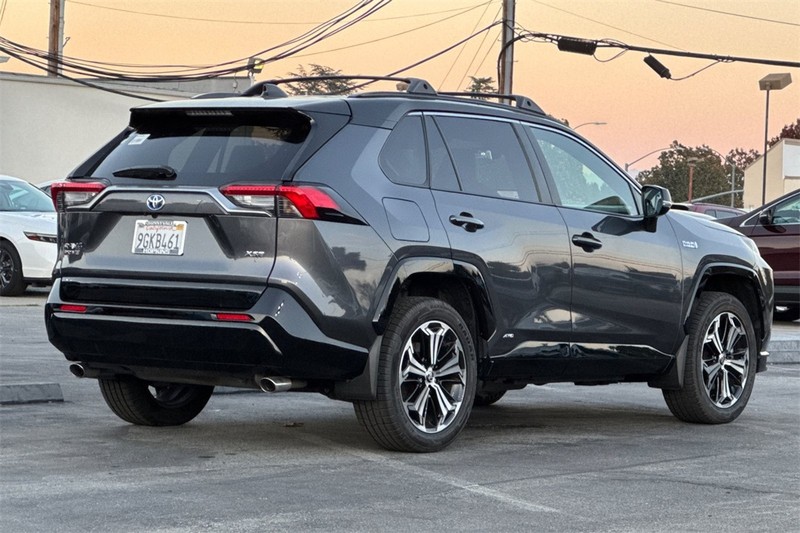 Toyota RAV4 Prime Vehicle Full-screen Gallery Image 03