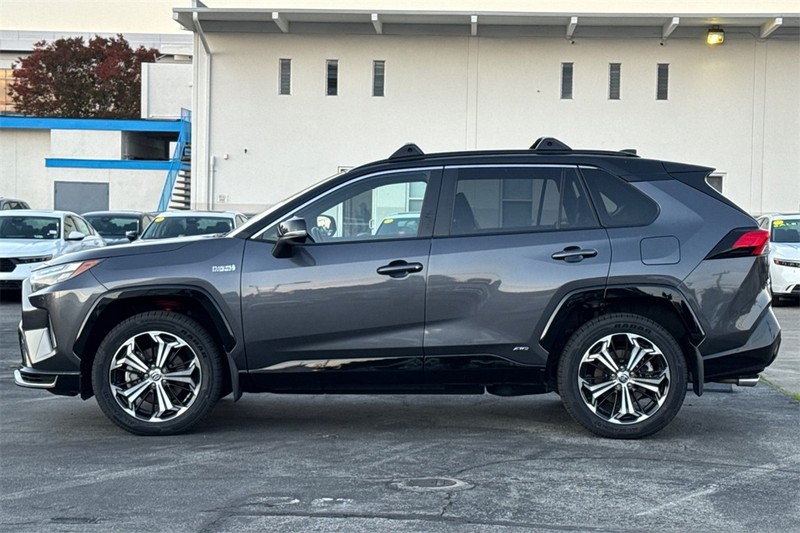 Toyota RAV4 Prime Vehicle Full-screen Gallery Image 06