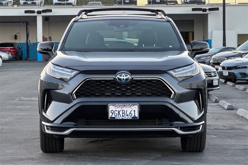 Toyota RAV4 Prime Vehicle Full-screen Gallery Image 08