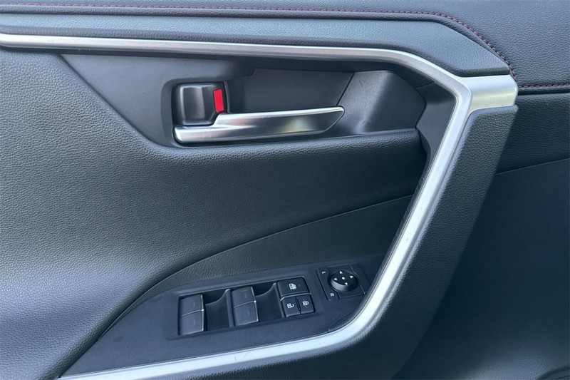 Toyota RAV4 Prime Vehicle Full-screen Gallery Image 10