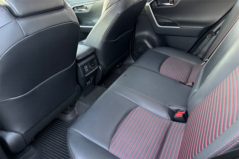 Toyota RAV4 Prime Vehicle Full-screen Gallery Image 11