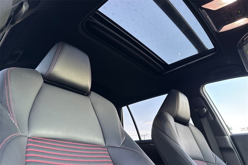 Toyota RAV4 Prime Vehicle Full-screen Gallery Image 15