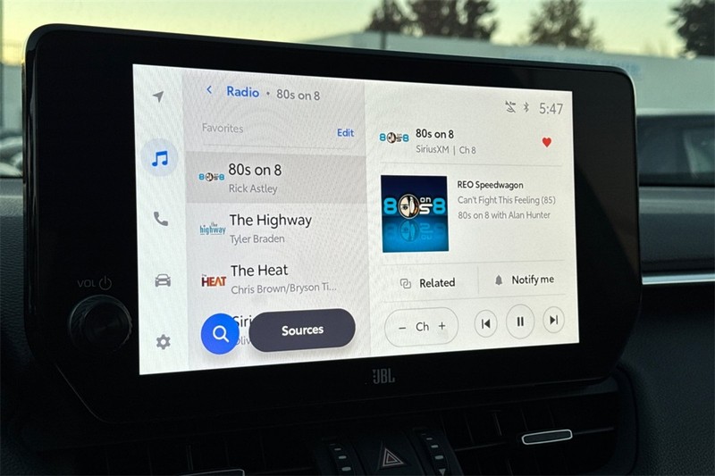 Toyota RAV4 Prime Vehicle Full-screen Gallery Image 16