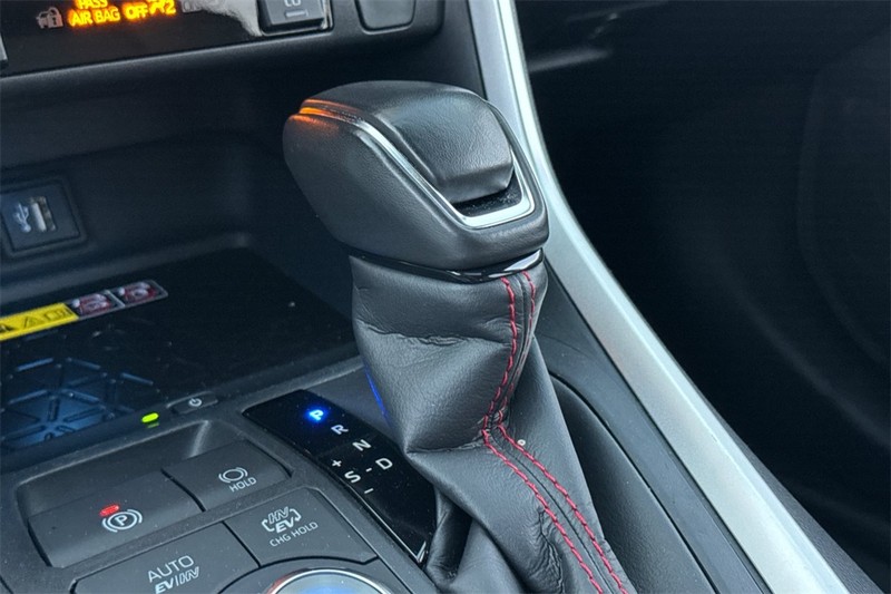 Toyota RAV4 Prime Vehicle Full-screen Gallery Image 19