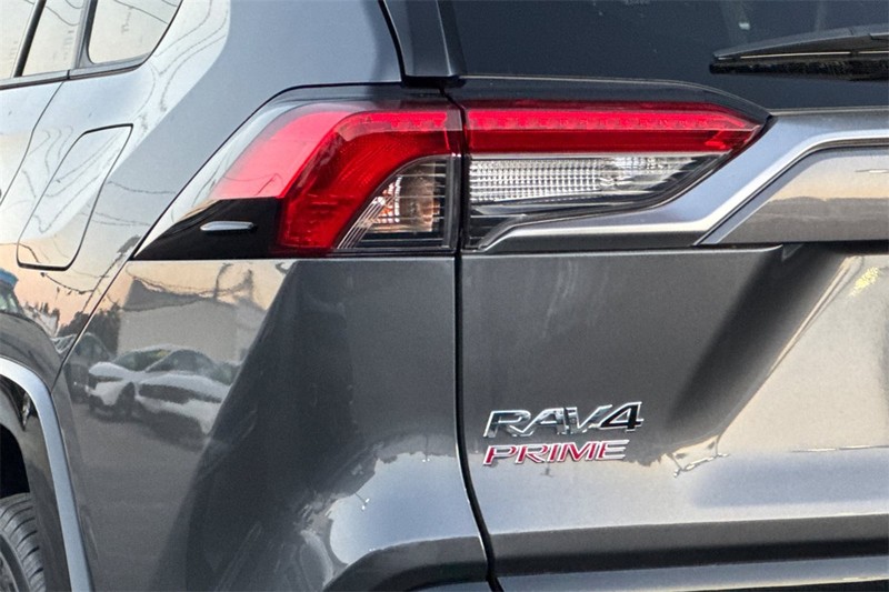 Toyota RAV4 Prime Vehicle Full-screen Gallery Image 25