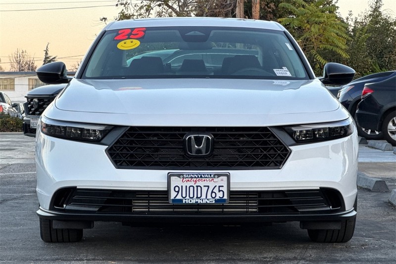 Honda Accord Sedan Vehicle Full-screen Gallery Image 08