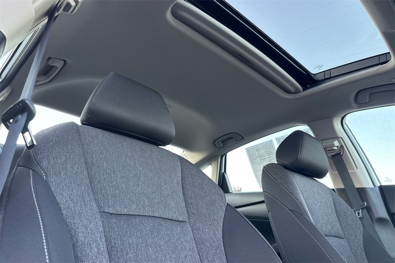 Honda Accord Sedan Vehicle Full-screen Gallery Image 15