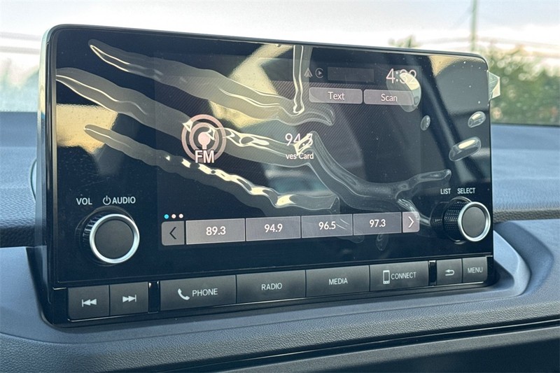 Honda Accord Sedan Vehicle Full-screen Gallery Image 16