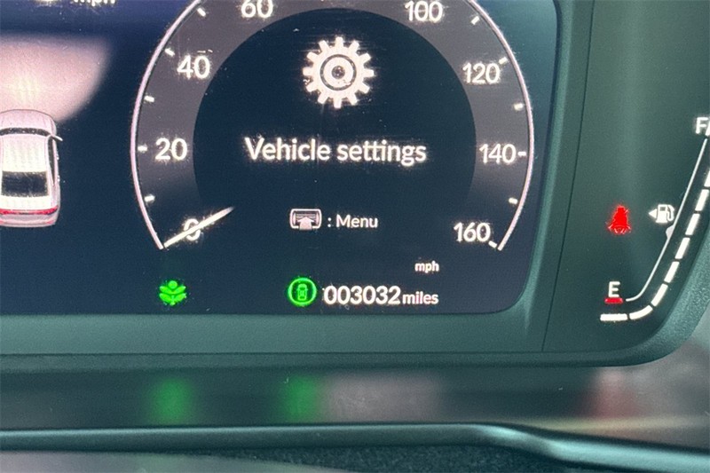 Honda Accord Sedan Vehicle Full-screen Gallery Image 23