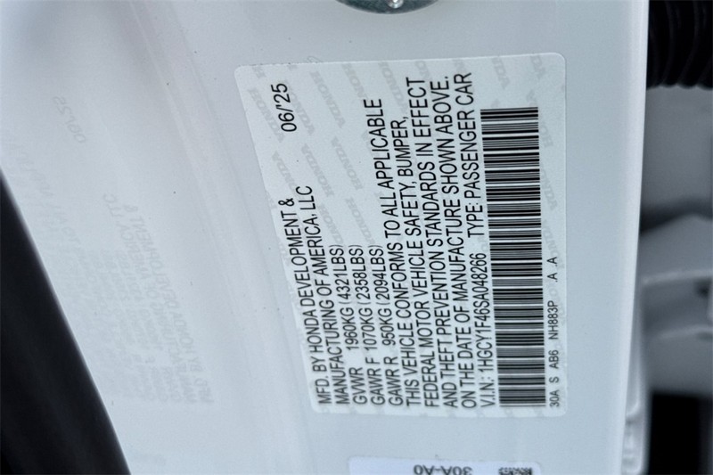 Honda Accord Sedan Vehicle Full-screen Gallery Image 26