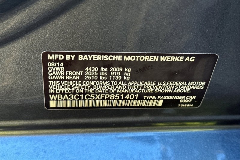 BMW 3 Series Vehicle Full-screen Gallery Image 27