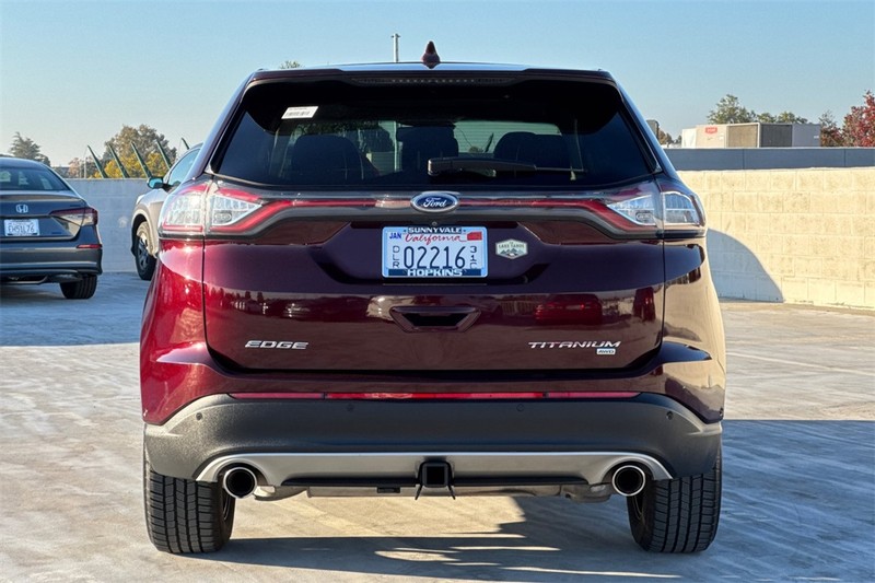 Ford Edge Vehicle Full-screen Gallery Image 04