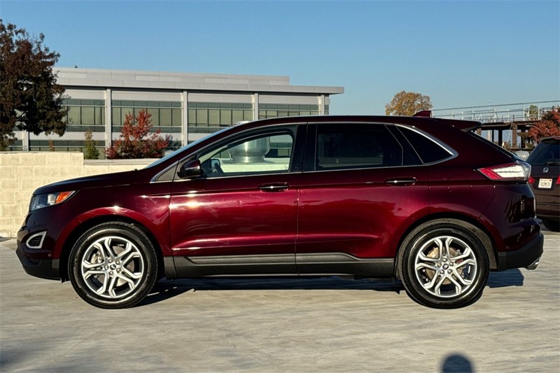 Ford Edge Vehicle Full-screen Gallery Image 06