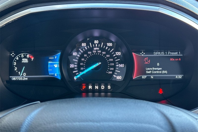 Ford Edge Vehicle Full-screen Gallery Image 24