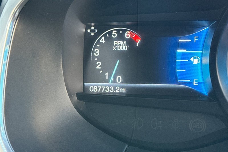 Ford Edge Vehicle Full-screen Gallery Image 25