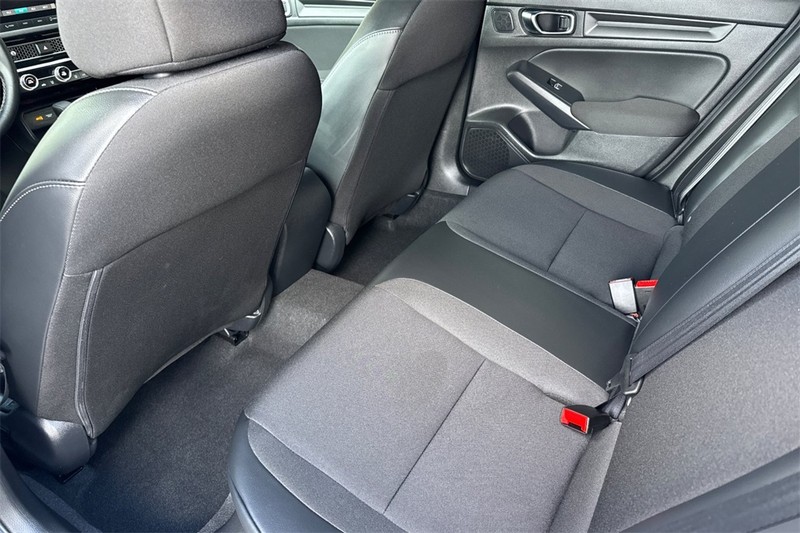 Honda Civic Sedan Vehicle Full-screen Gallery Image 11