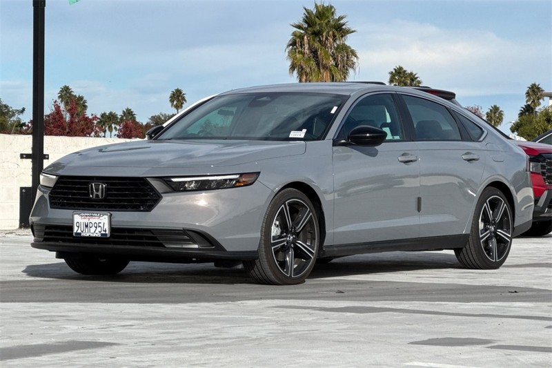 Honda Accord Hybrid Vehicle Full-screen Gallery Image 07