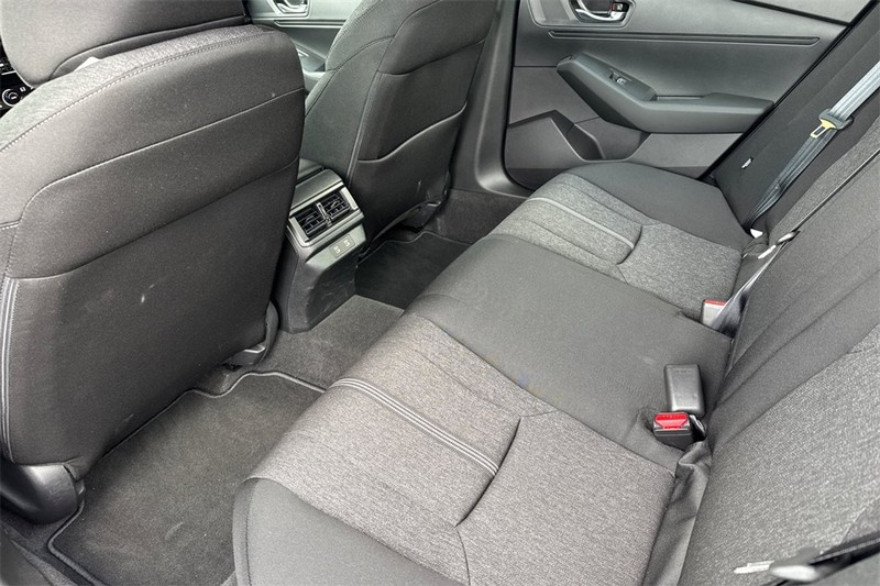 Honda Accord Hybrid Vehicle Full-screen Gallery Image 11