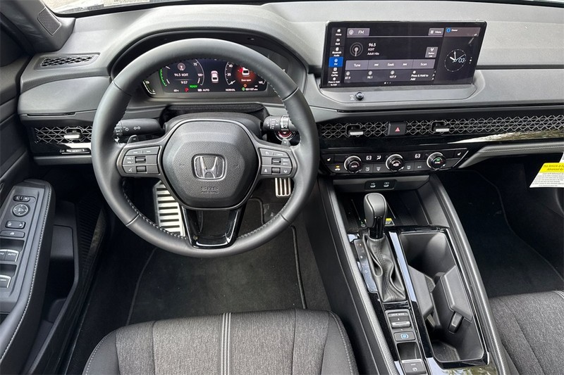 Honda Accord Hybrid Vehicle Full-screen Gallery Image 13