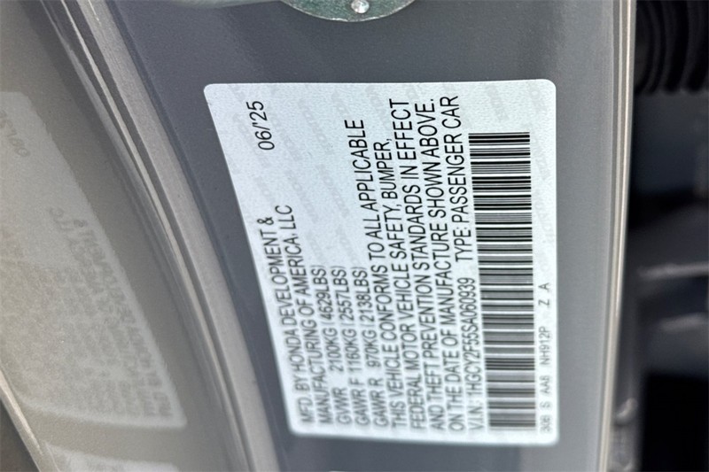 Honda Accord Hybrid Vehicle Full-screen Gallery Image 26