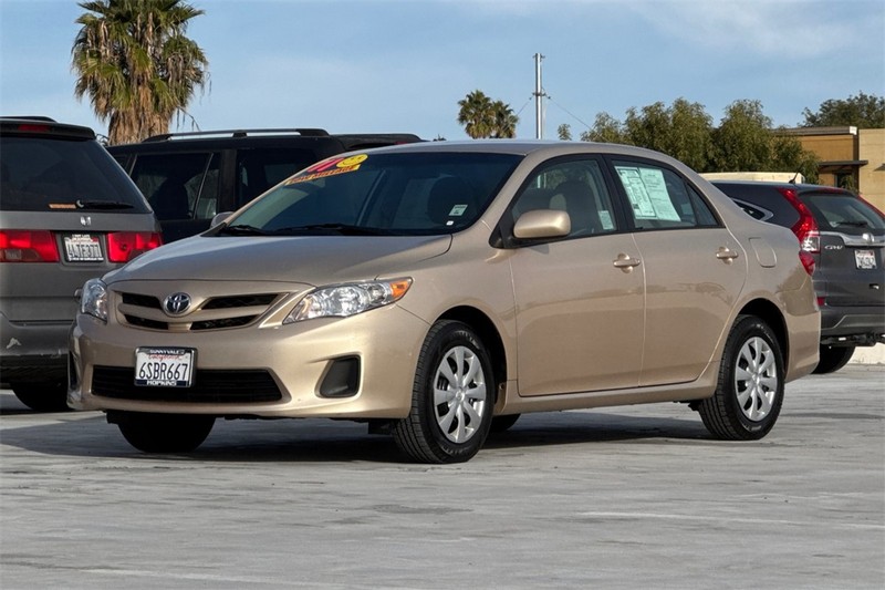 Toyota Corolla Vehicle Full-screen Gallery Image 07