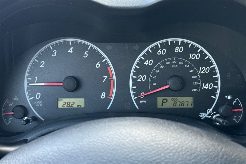 Toyota Corolla Vehicle Full-screen Gallery Image 20