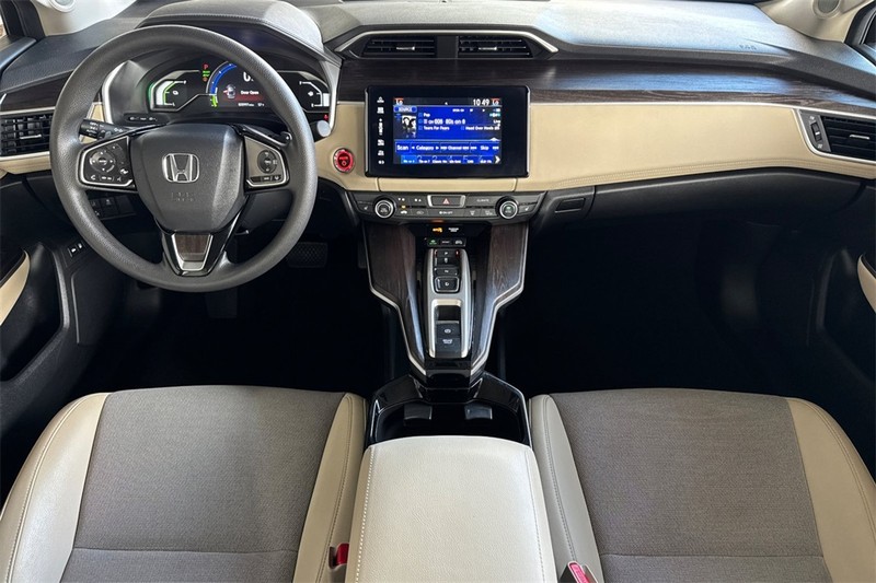 Honda Clarity Plug-In Hybrid Vehicle Full-screen Gallery Image 12