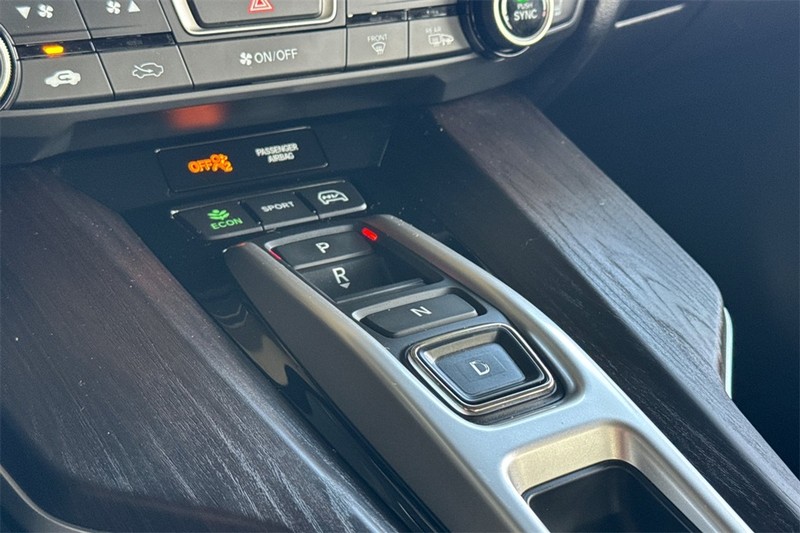 Honda Clarity Plug-In Hybrid Vehicle Full-screen Gallery Image 20