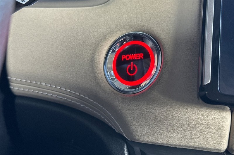 Honda Clarity Plug-In Hybrid Vehicle Full-screen Gallery Image 21