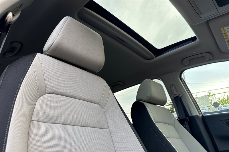 Honda CR-V Vehicle Full-screen Gallery Image 16