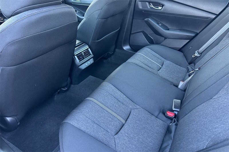 Honda Accord Hybrid Vehicle Full-screen Gallery Image 11