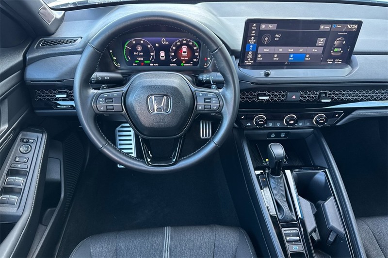 Honda Accord Hybrid Vehicle Full-screen Gallery Image 13