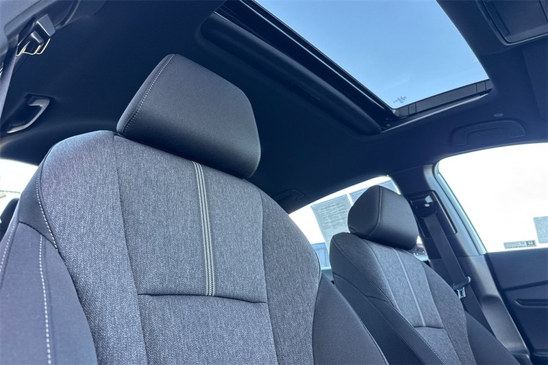 Honda Accord Hybrid Vehicle Full-screen Gallery Image 15