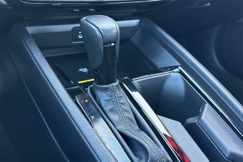 Honda Accord Hybrid Vehicle Full-screen Gallery Image 19