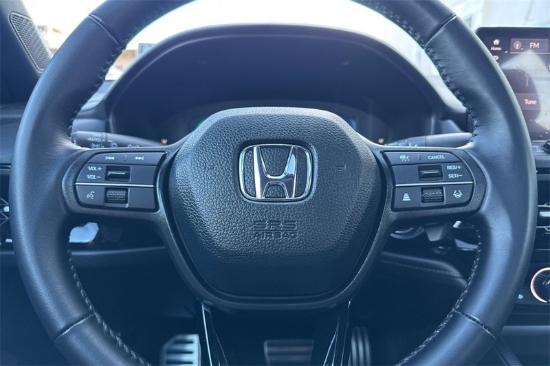 Honda Accord Hybrid Vehicle Full-screen Gallery Image 21