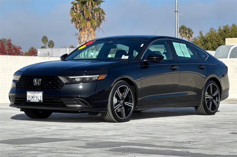 Honda Accord Hybrid Vehicle Full-screen Gallery Image 07