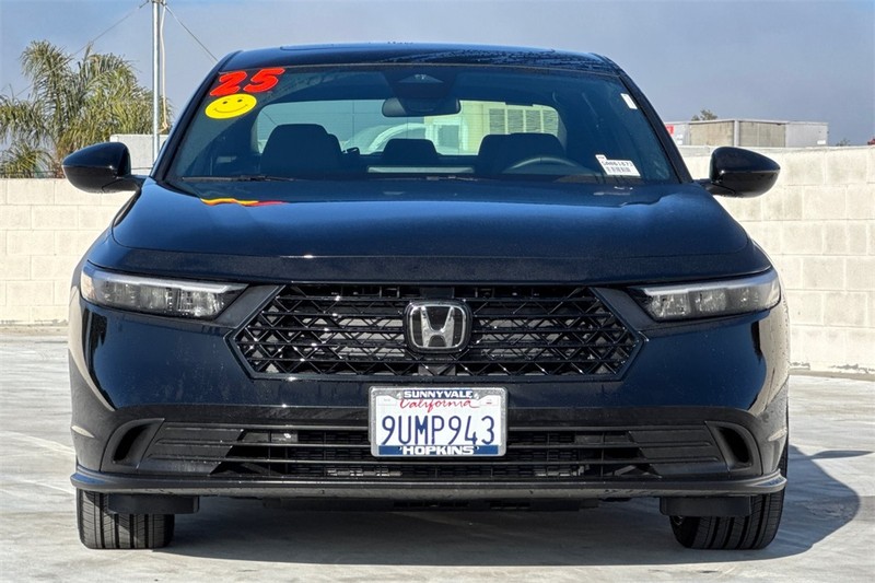 Honda Accord Hybrid Vehicle Full-screen Gallery Image 08