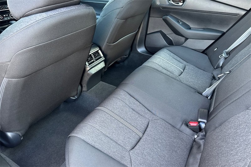 Honda Accord Hybrid Vehicle Full-screen Gallery Image 11