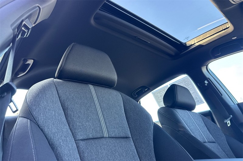 Honda Accord Hybrid Vehicle Full-screen Gallery Image 15