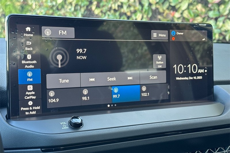 Honda Accord Hybrid Vehicle Full-screen Gallery Image 16
