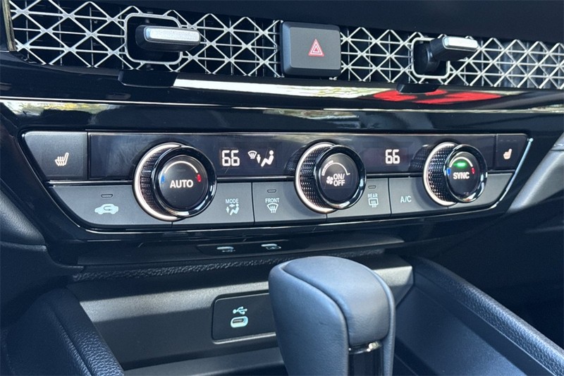 Honda Accord Hybrid Vehicle Full-screen Gallery Image 18