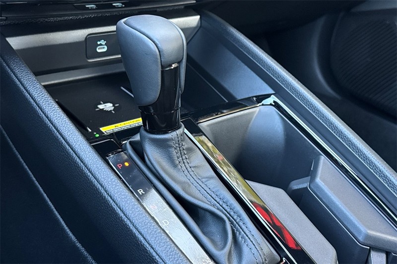 Honda Accord Hybrid Vehicle Full-screen Gallery Image 19