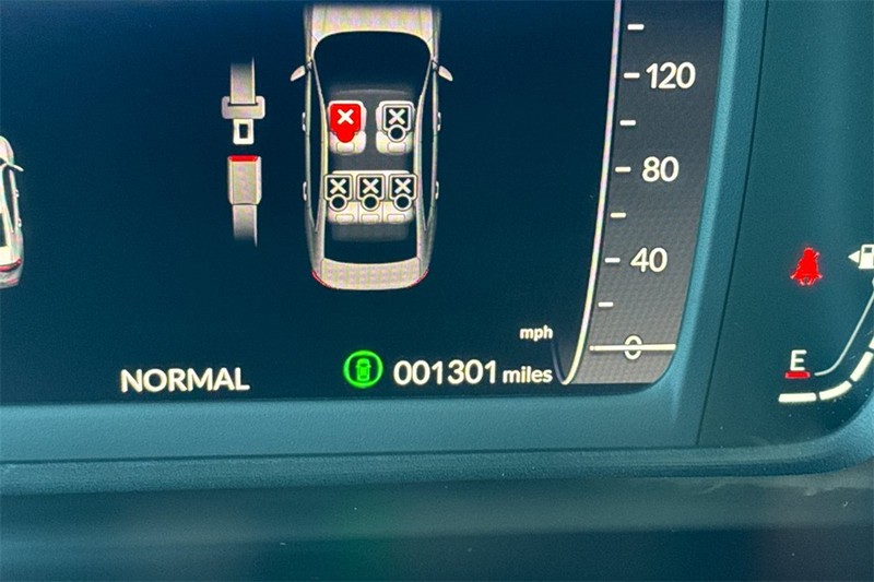 Honda Accord Hybrid Vehicle Full-screen Gallery Image 23