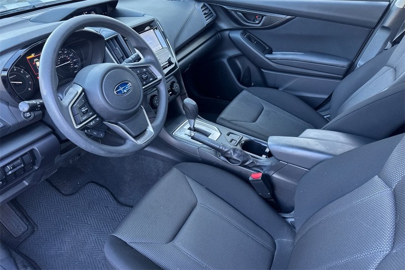 Subaru Impreza Vehicle Full-screen Gallery Image 09