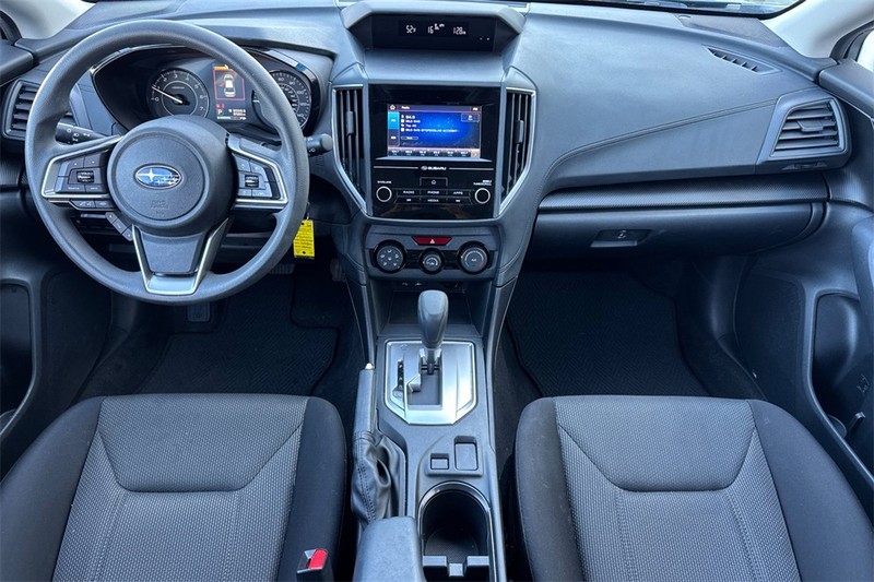 Subaru Impreza Vehicle Full-screen Gallery Image 12